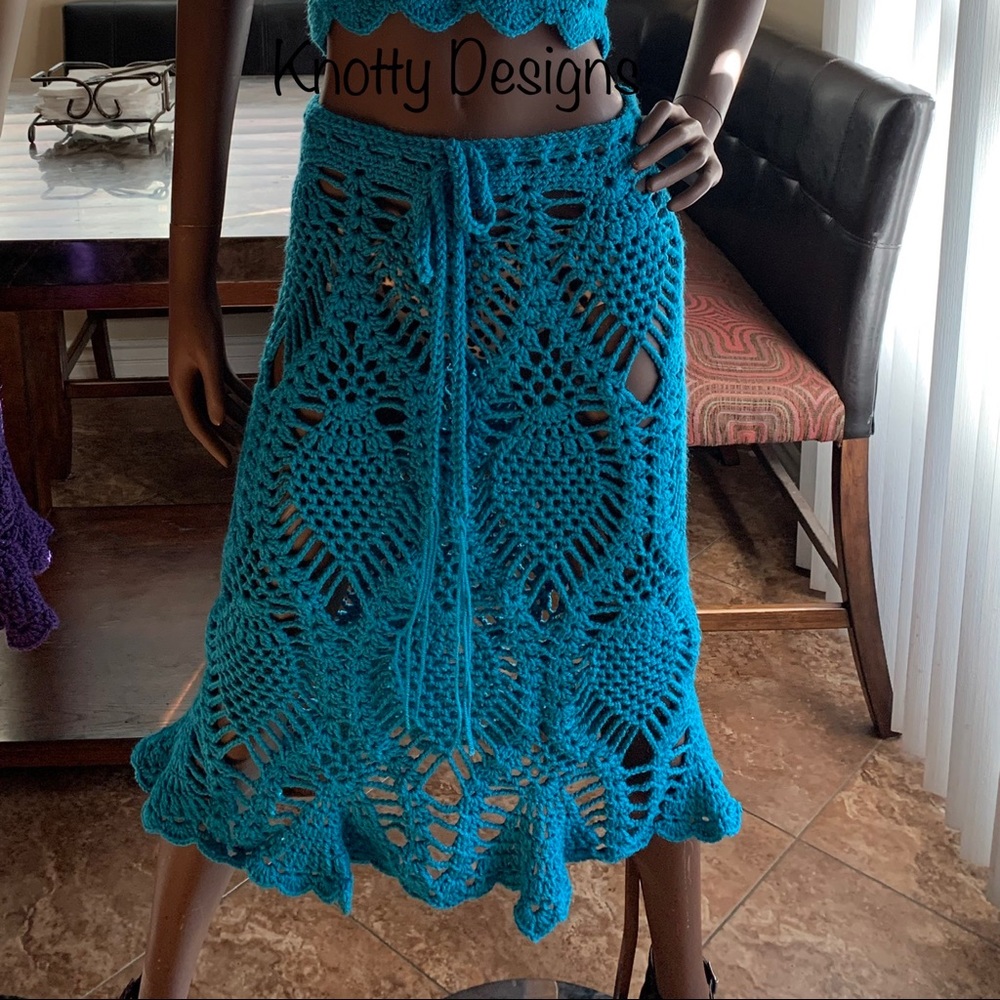 Pineapple calf length skirt